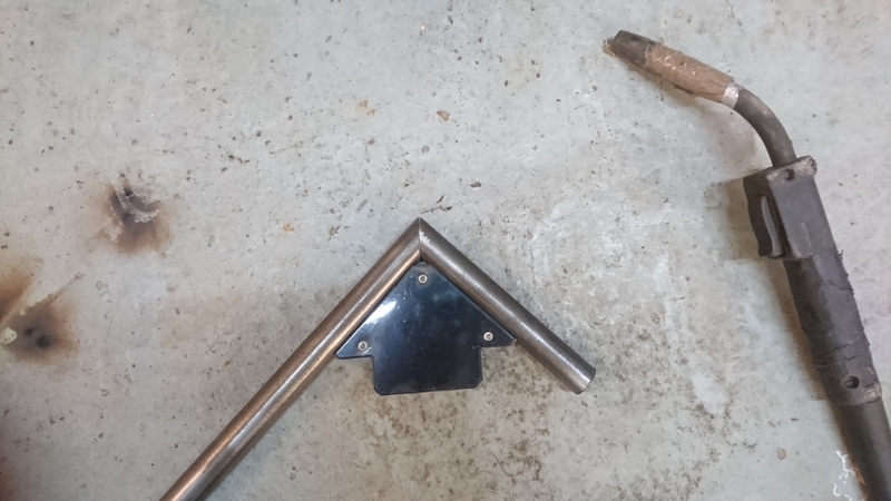These little magnetic triangles are brilliant bits of kit :)